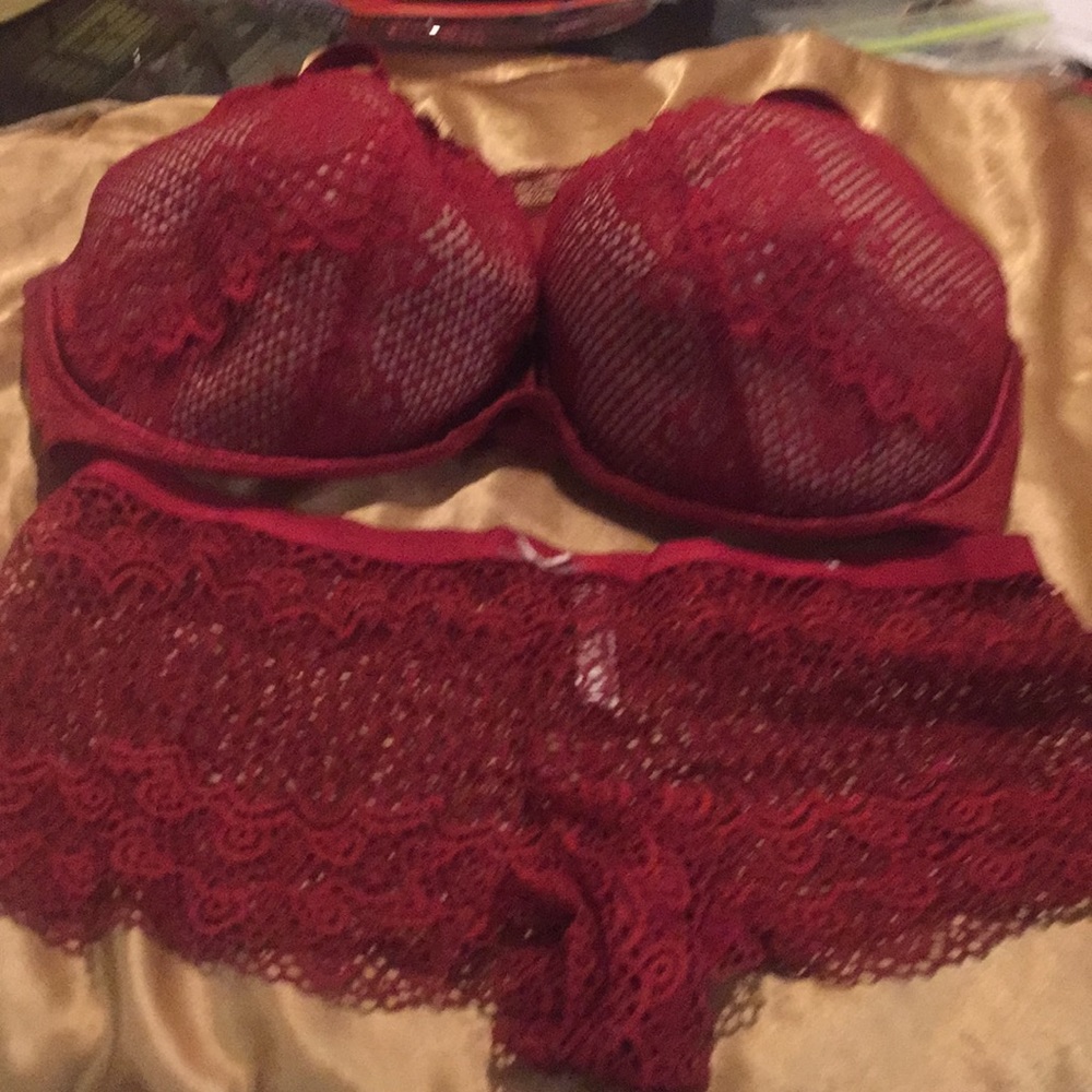 CACIQUE BRA AND PANTY SET